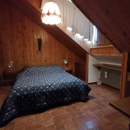 Apartman Elle House Mansarda Rocca di Cambio