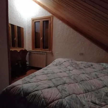 Apartman Elle House Mansarda *