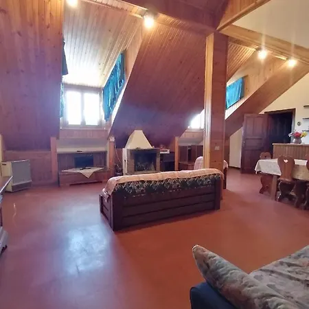 Apartman Elle House Mansarda *