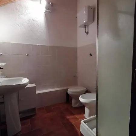 Elle House Mansarda Apartman Rocca di Cambio